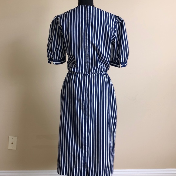 Summer Stripped Dress 👗 - Picture 3 of 4